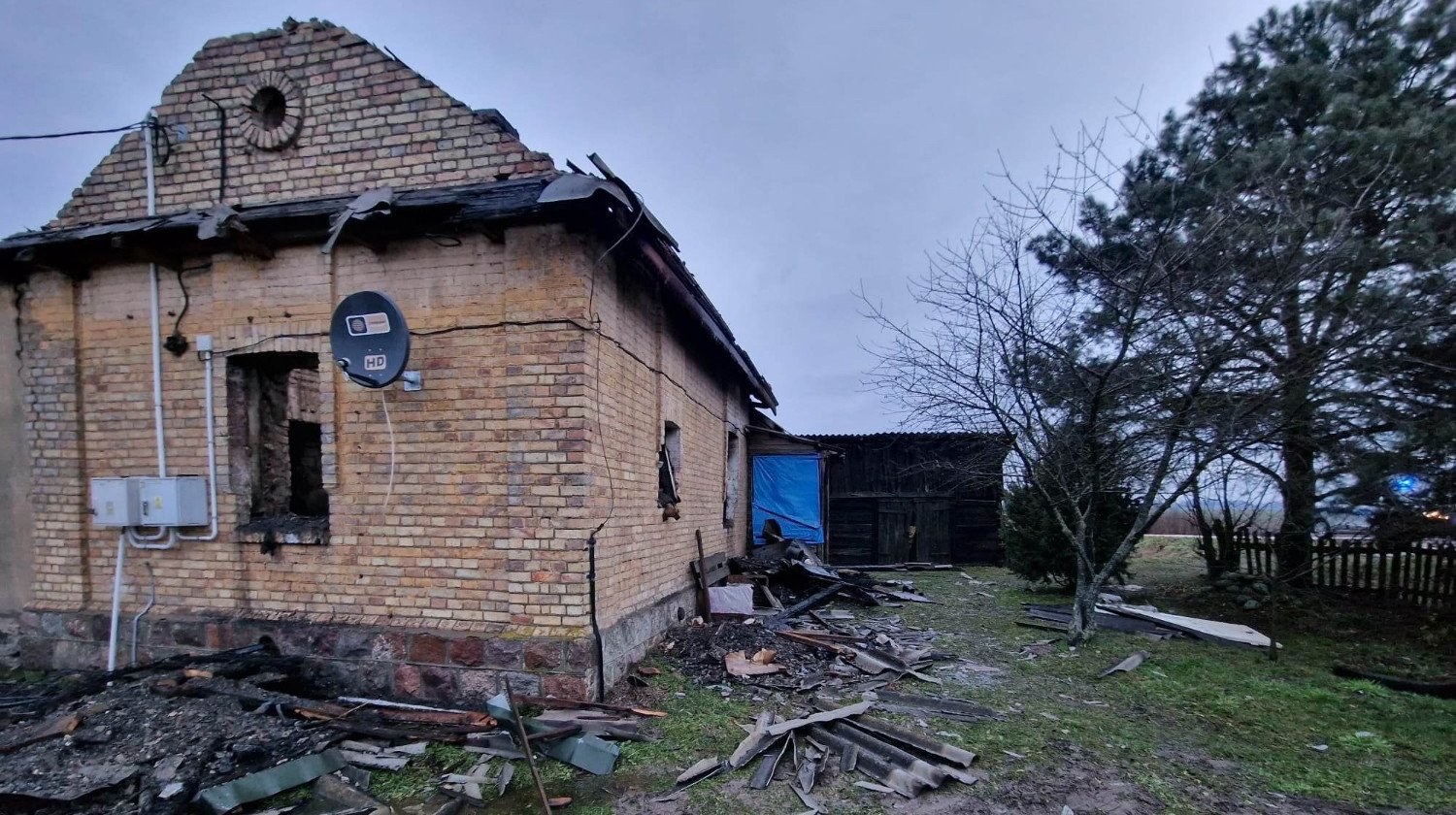 ceglany dom zniszczony przez pożar